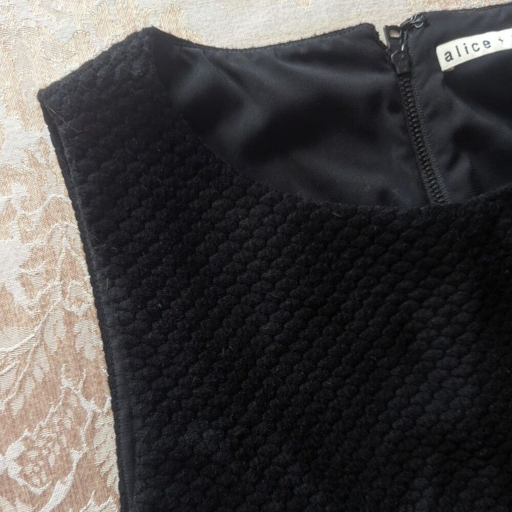ALICE + OLIVIA Black Knit Sleeveless Mini Dress Size 8 - Picture 6 of 10